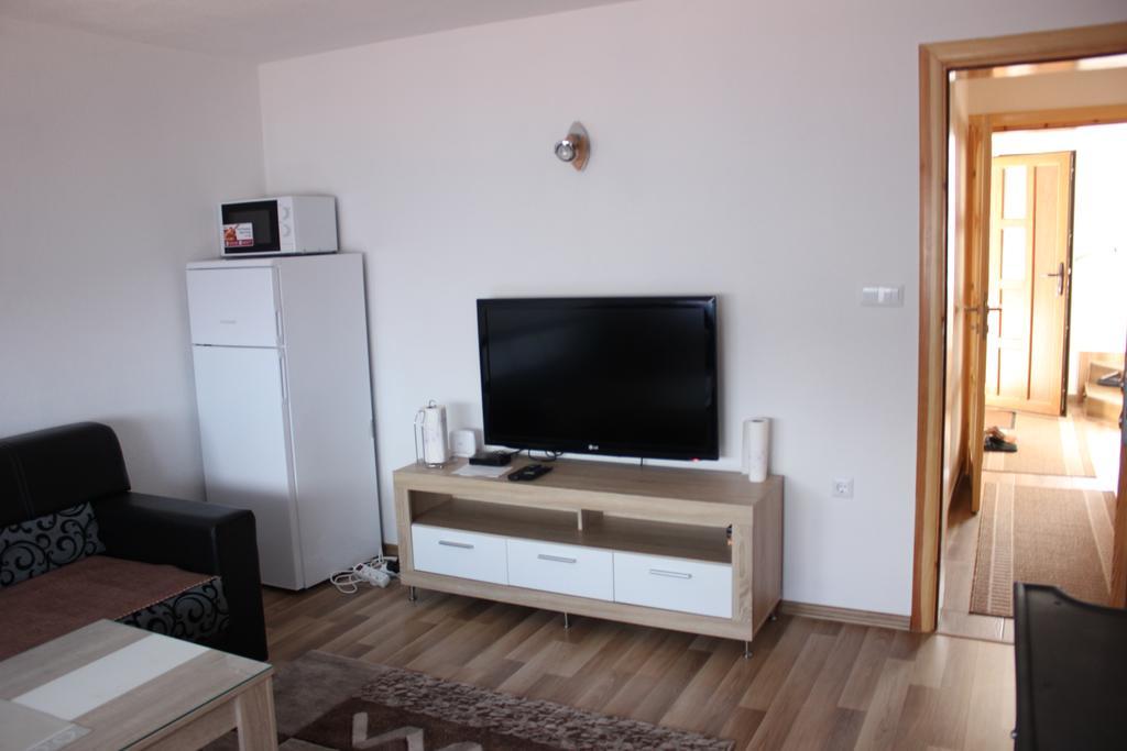 Apartments Zoni 블라시츠 외부 사진
