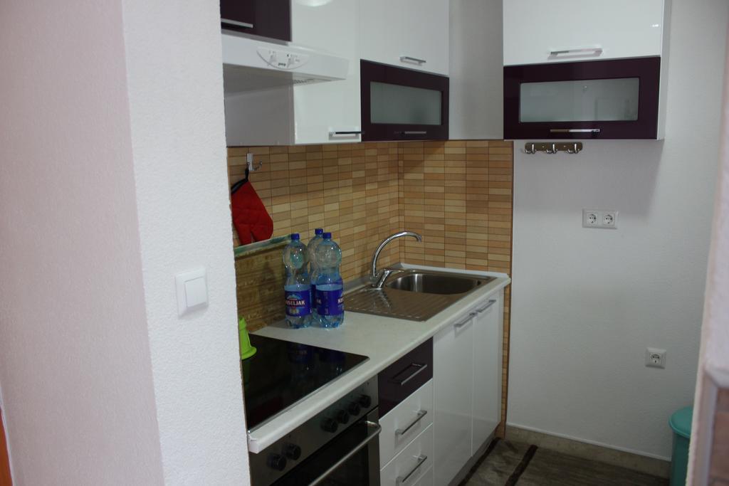 Apartments Zoni 블라시츠 외부 사진