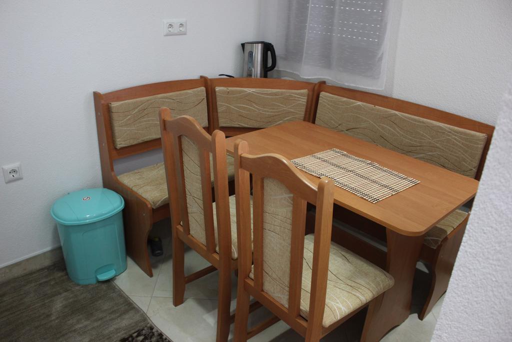 Apartments Zoni 블라시츠 외부 사진