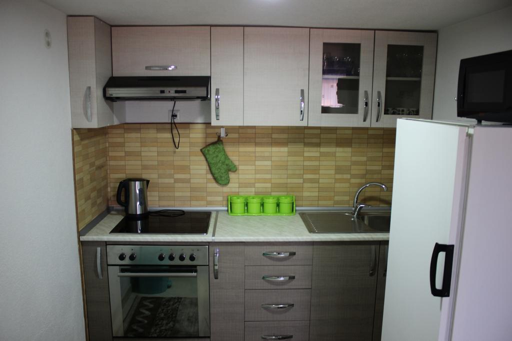 Apartments Zoni 블라시츠 외부 사진