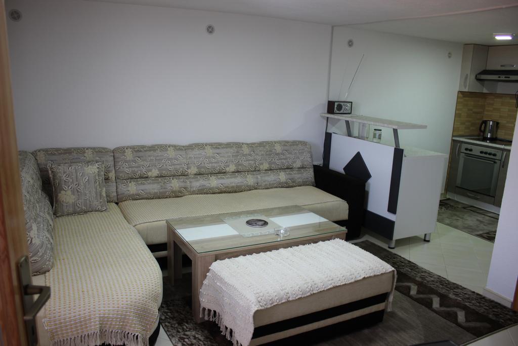 Apartments Zoni 블라시츠 외부 사진
